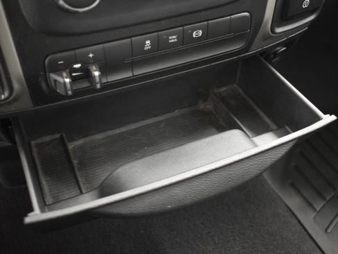 Used 2014 RAM 2500 SLT w/ Popular Equipment Group image 35