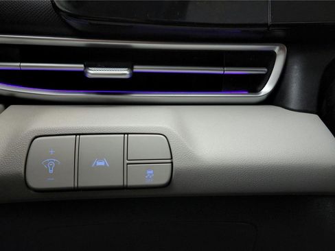 Used 2022 Hyundai Elantra Limited image 45