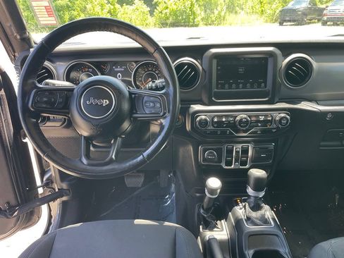Used 2022 Jeep Wrangler Unlimited Sport AWD/4WD image 4
