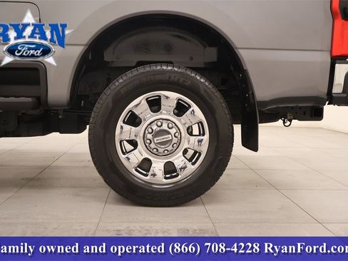 Used 2023 Ford F250 Lariat w/ Chrome Package image 34