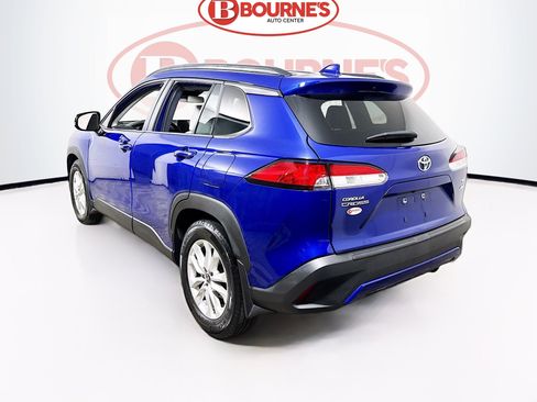 Used 2024 Toyota Corolla Cross LE w/ Moonroof Package AWD/4WD image 7