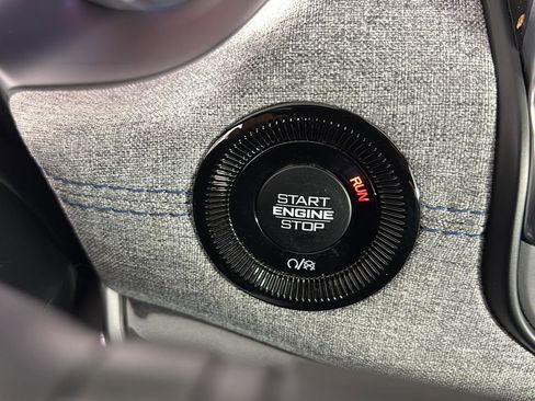 Used 2025 Jeep Compass Latitude image 27