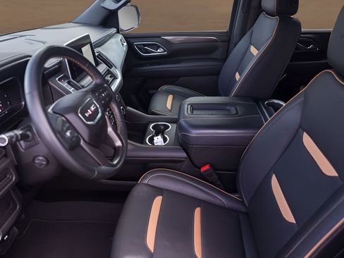 Used 2023 GMC Yukon XL AT4 AWD/4WD image 9