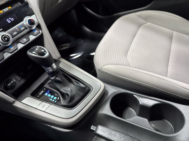 Used 2020 Hyundai Elantra SE FWD image 17