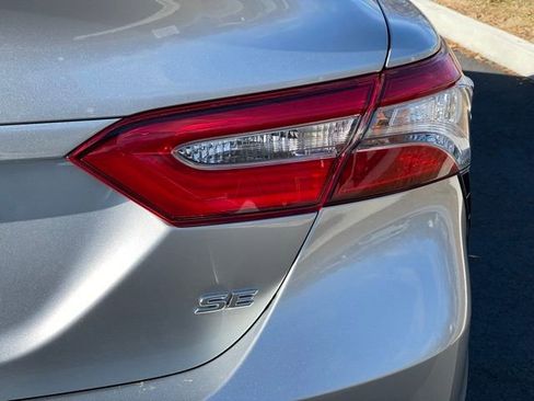 Used 2018 Toyota Camry L image 27