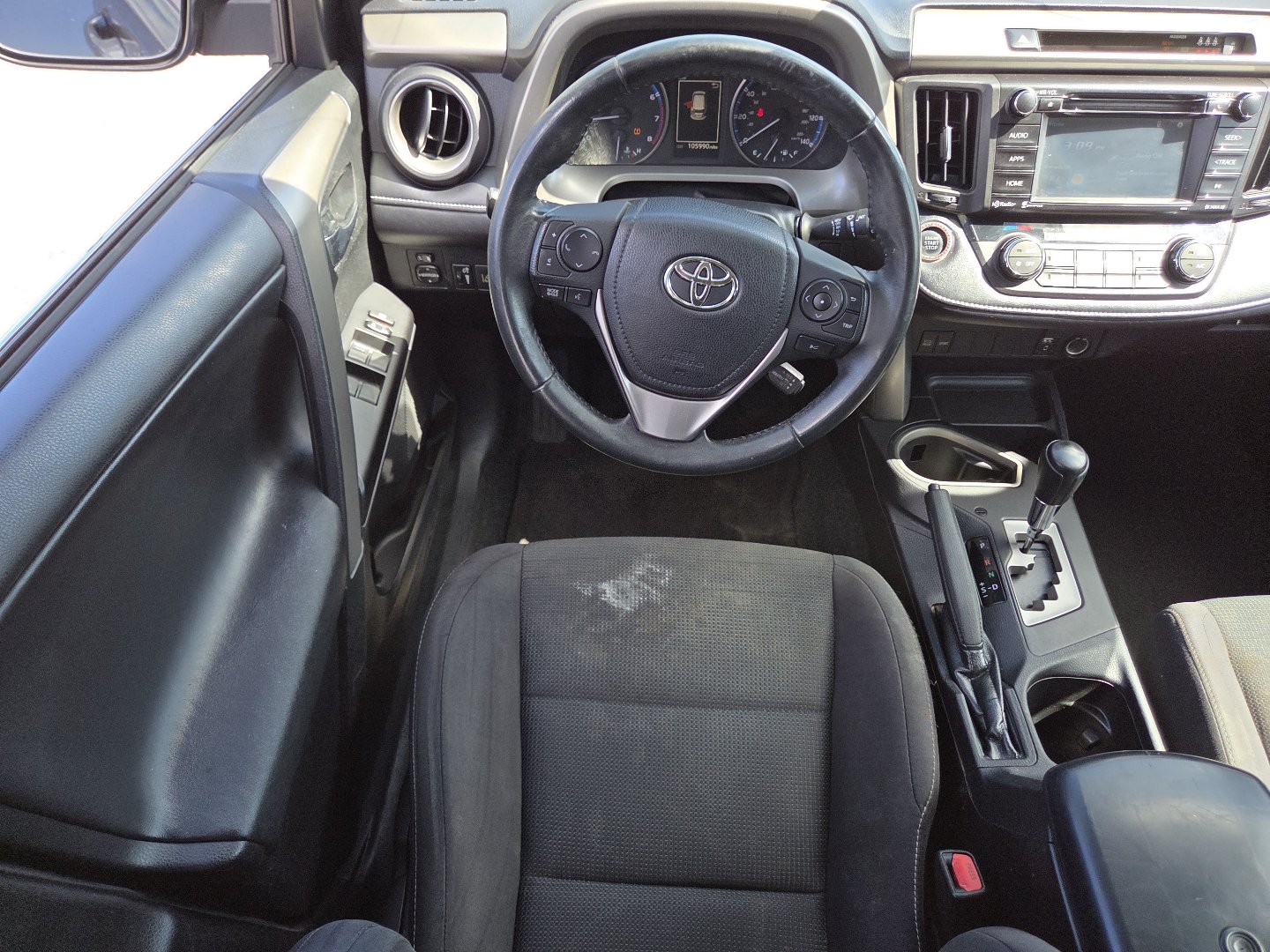 Used 2018 Toyota RAV4 XLE w/ Plus Extra Value Package FWD image 24
