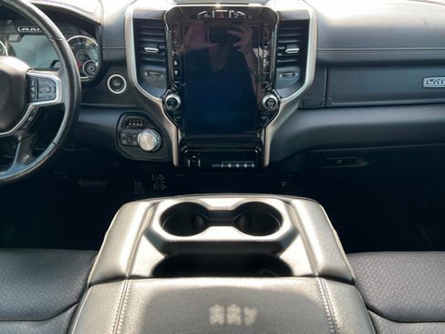 Used 2019 RAM 1500 Laramie AWD/4WD image 13