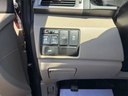 Used 2014 Honda Odyssey EX-L image 24