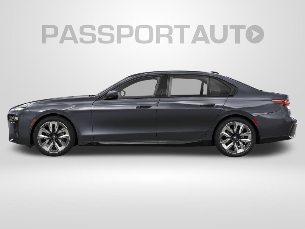 Used 2024 BMW 740i xDrive AWD/4WD image 3