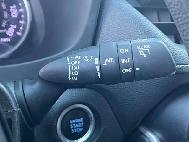 Used 2021 Toyota RAV4 XLE AWD/4WD image 27