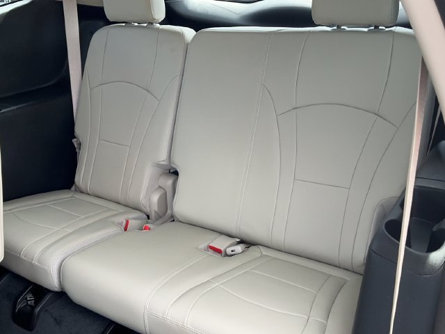 Used 2021 Buick Enclave Essence FWD image 19