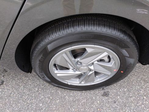 New 2026 Hyundai Elantra SE FWD image 11