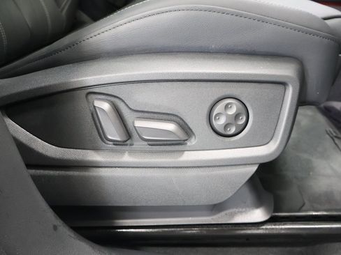 Certified 2025 Audi Q5 e Premium Plus w/ Premium Plus Package image 22