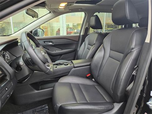 Used 2022 Nissan Rogue SV w/ SV Premium Package image 22