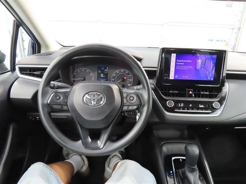 Used 2025 Toyota Corolla LE FWD image 16