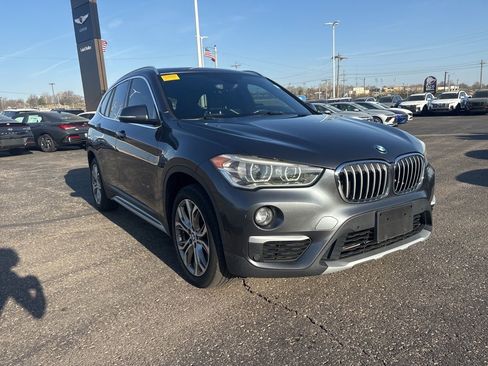 Used 2017 BMW X1 xDrive28i image 3