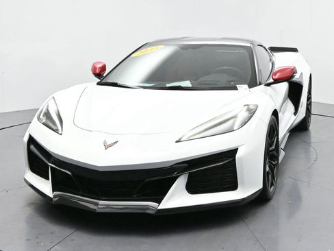 Used 2023 Chevrolet Corvette Z06 w/ Stealth Interior Trim Package RWD image 2