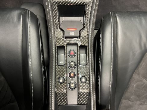 Used 2014 McLaren MP4-12C Spider RWD image 22