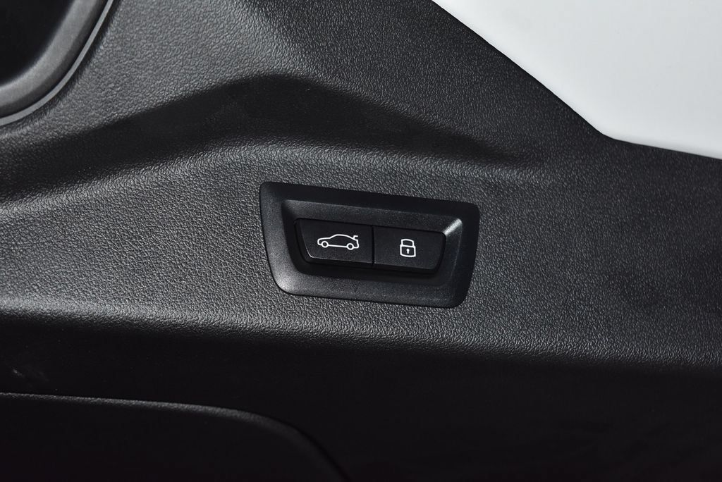 Used 2025 BMW X7 M60i AWD/4WD image 34