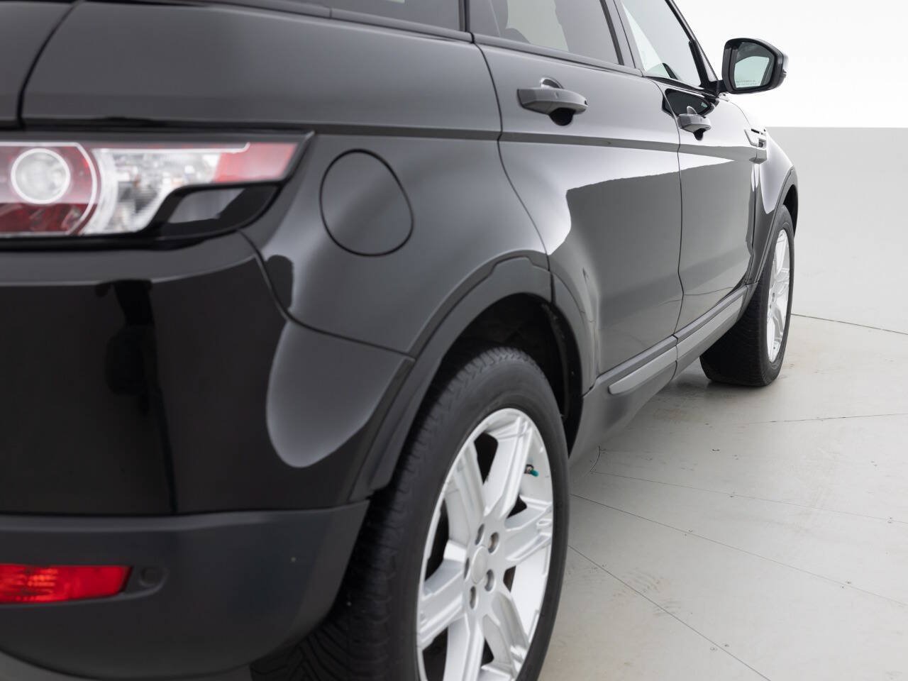 Used 2015 Land Rover Range Rover Evoque Pure Plus AWD/4WD image 14