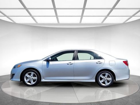 Used 2014 Toyota Camry SE w/ Fleet Convenience Package FWD image 7