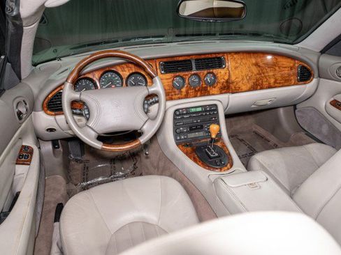 Used 1999 Jaguar XK8 Convertible RWD image 18
