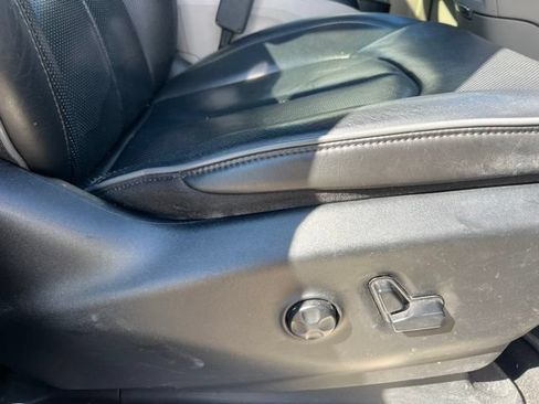 Used 2019 Chrysler Pacifica Limited FWD image 11