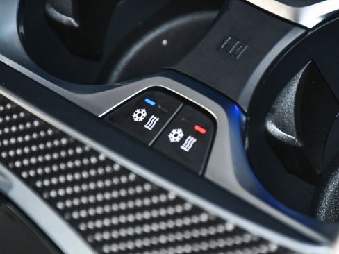 Used 2025 BMW XM image 89