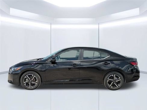 Used 2025 Nissan Sentra SV FWD image 2