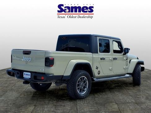 Used 2020 Jeep Gladiator Overland w/ Popular Equipment Package AWD/4WD image 5