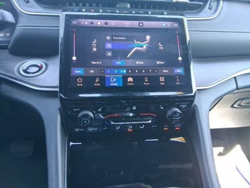 Used 2024 Jeep Grand Cherokee Limited 4xe AWD/4WD image 26