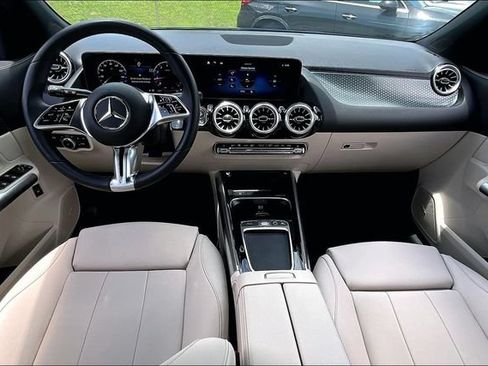 Used 2025 Mercedes-Benz GLA 250 image 4