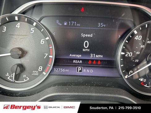 Used 2021 Nissan Titan SV w/ SV Convenience Package image 5