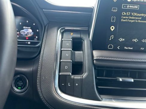 Used 2023 GMC Yukon SLT w/ SLT Premium Package RWD image 30