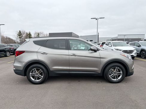 Used 2017 Hyundai Santa Fe Sport image 14