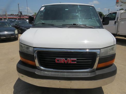 Used 2014 GMC Savana 2500 RWD image 2