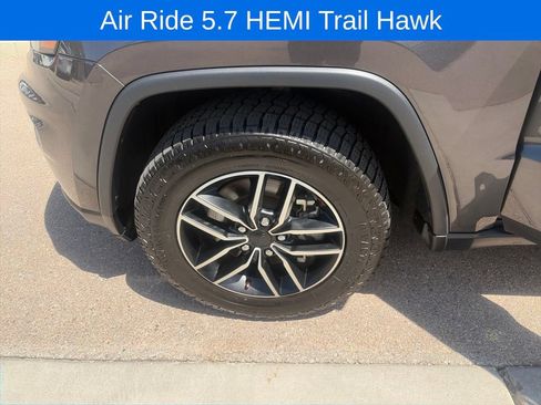 Used 2021 Jeep Grand Cherokee Trailhawk w/ Premium Lighting Group AWD/4WD image 60