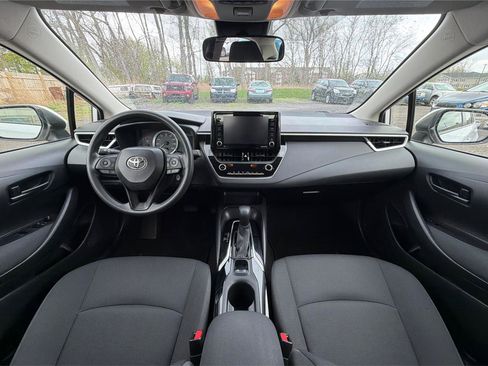 Used 2022 Toyota Corolla LE FWD image 29