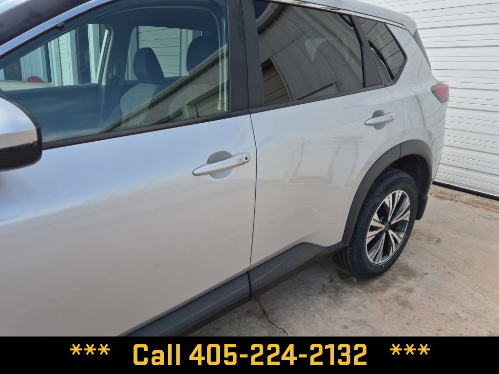 Used 2023 Nissan Rogue SV FWD image 7