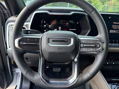 New 2026 GMC Canyon Denali w/ LPO, Black Badging Package AWD/4WD image 17