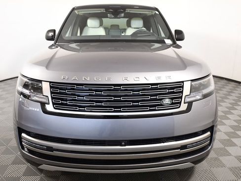 Used 2025 Land Rover Range Rover Long Wheelbase SE image 10