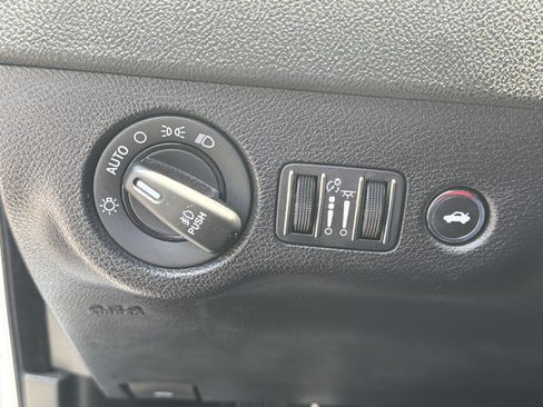 Used 2022 Dodge Charger SXT AWD/4WD image 21