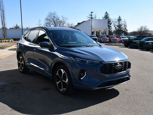 Used 2023 Ford Escape ST-Line Elite w/ Premium Technology Package image 9