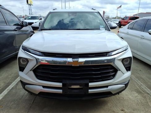 Used 2026 Chevrolet TrailBlazer LT w/ LT Cold Weather Package image 3