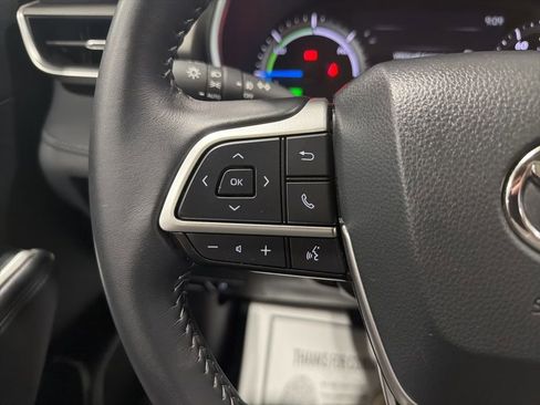 Used 2024 Toyota Highlander XLE AWD/4WD image 24