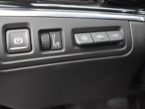 Used 2020 Cadillac XT6 Premium Luxury image 11