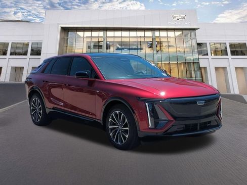 Used 2025 Cadillac Lyriq Sport RWD image 3