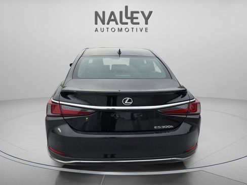 Used 2023 Lexus ES 300h w/ Premium Package image 4