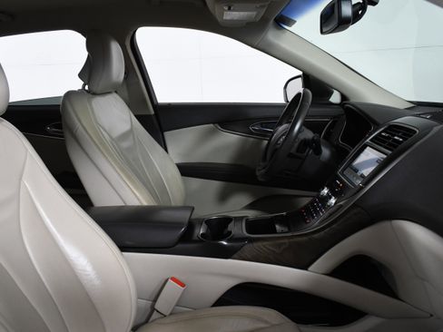 Used 2017 Lincoln MKX Select w/ Select Plus Package image 25