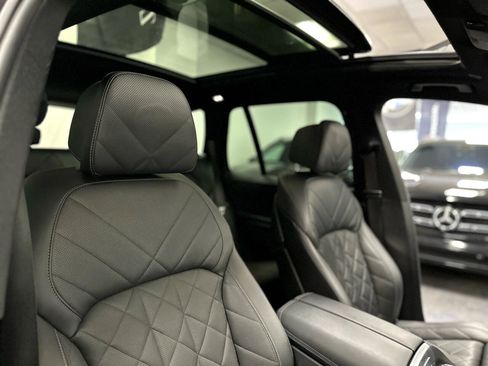 Used 2023 BMW X5 M50i w/ Climate Comfort Package image 37